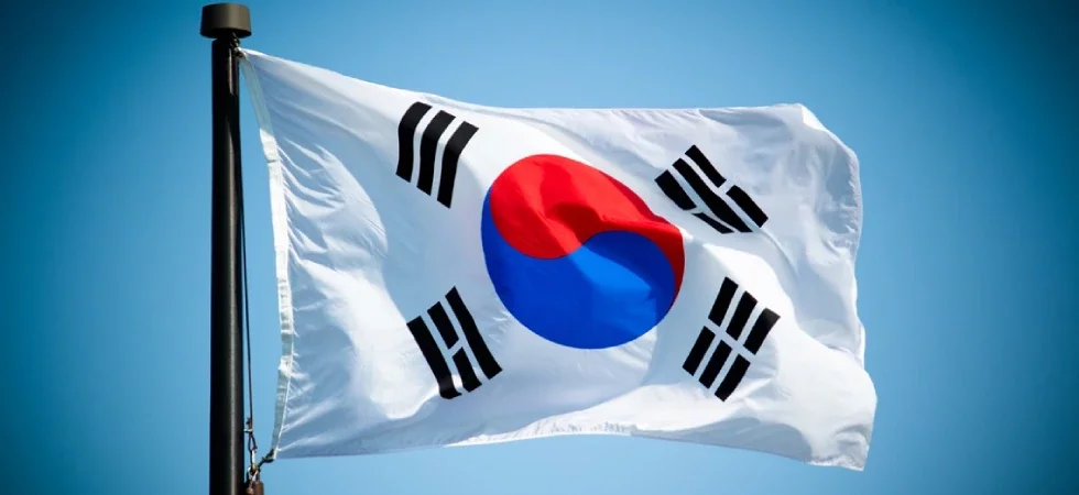 Modern Economic History of South Korea: From Growth to Crises and Recovery